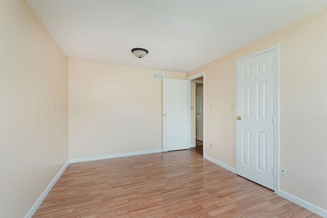 Building Photo - 5951 Staffordshire Cir