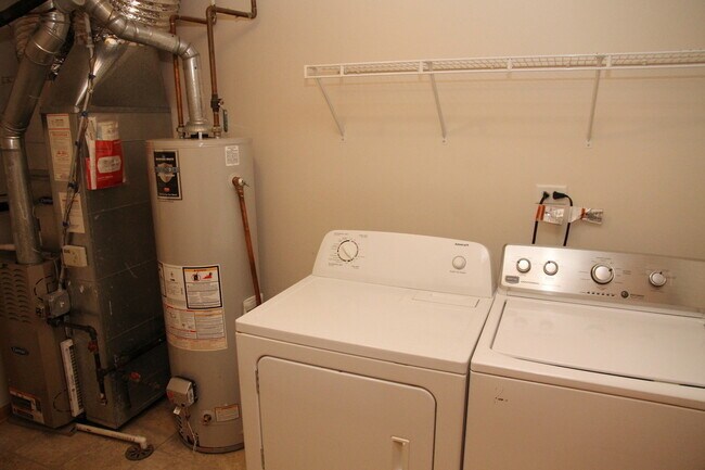 Building Photo - 383 Chesapeake Ln