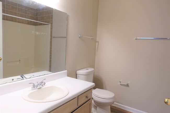 Building Photo - 205 Pelham Square Way