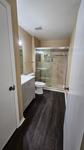 Building Photo - 8517 Island Breeze Ln