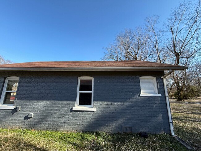 Building Photo - 1623 N 11th St
