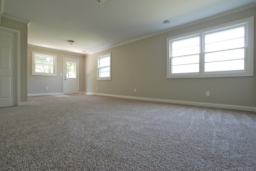 Building Photo - 5071 Sunnyside Rd