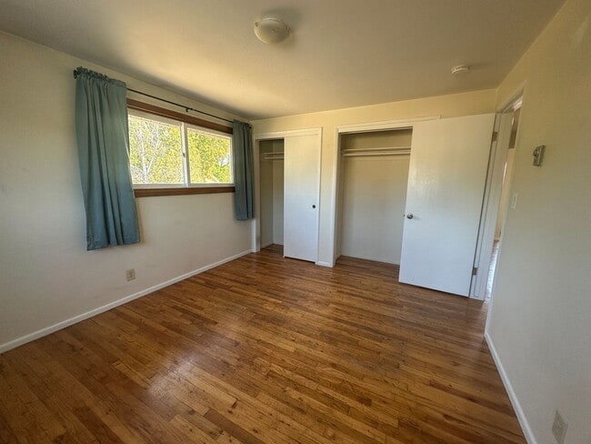 Building Photo - $200 discount for first month rent