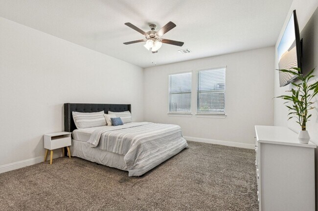 Building Photo - 2913 Cerro Ranch Rd