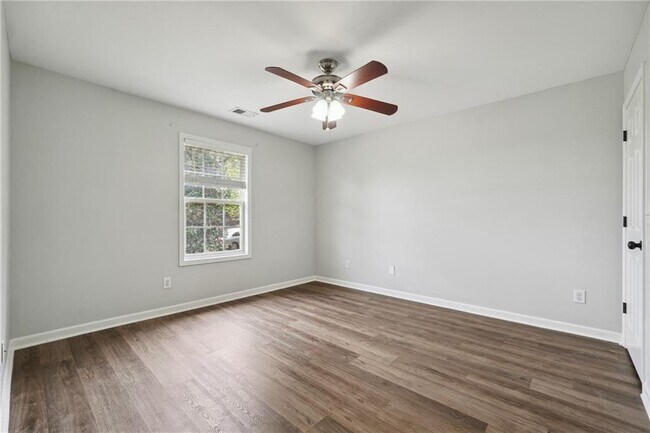 Building Photo - 425 Hearthstone Way