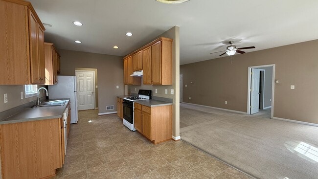 Building Photo - Somerset Ridge