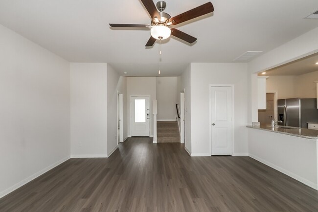 Building Photo - 428 Beechwood Hacienda Dr