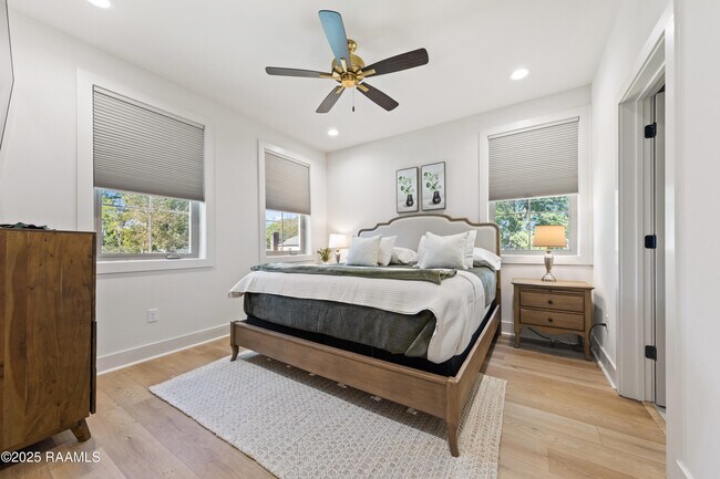 Building Photo - 103 Steiner Oaks