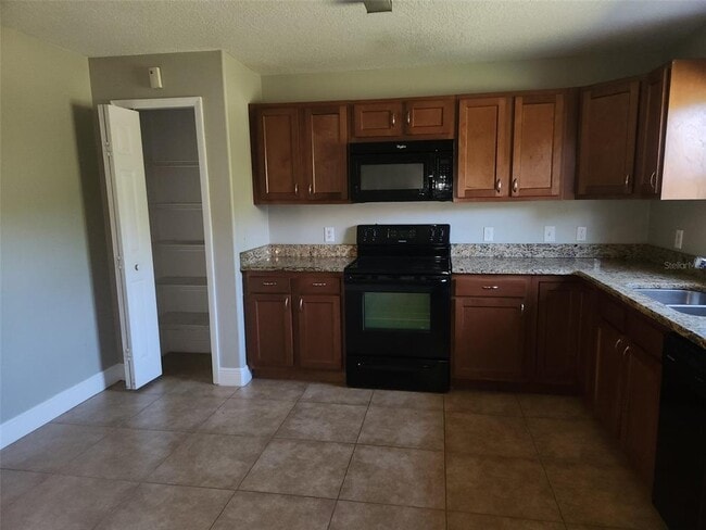 Building Photo - 709 Cockatoo Ct