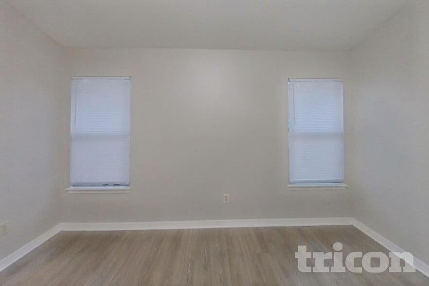 Building Photo - 1313 Independence Dr