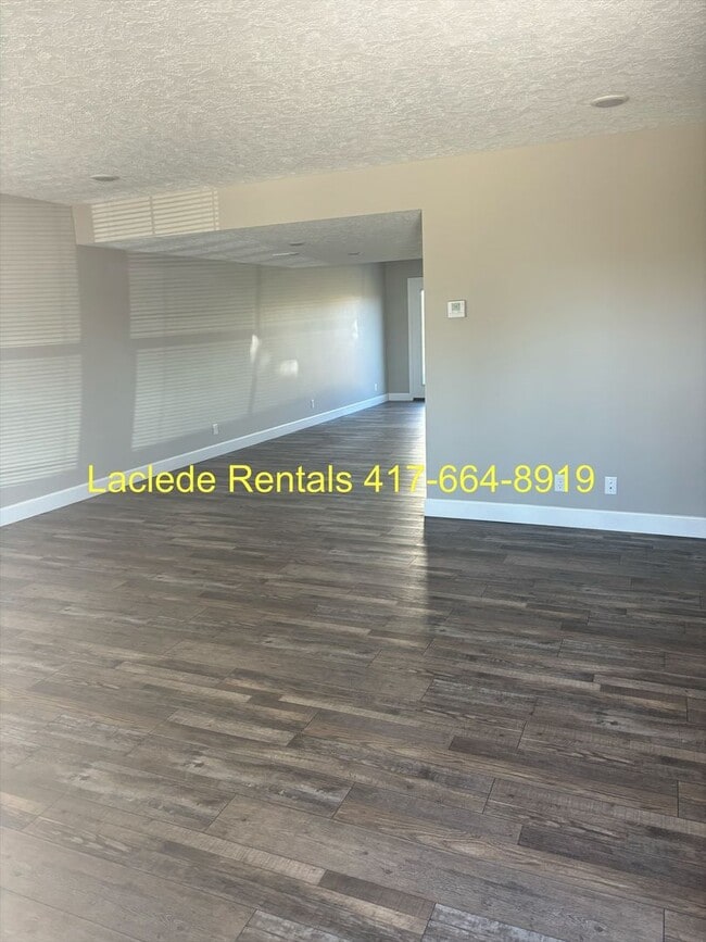 Building Photo - 3 BEDROOM 2.5 BATHROOM TOWNHOUSE FOR RENT