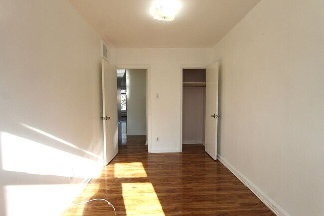 Building Photo - 6460 Ardleigh St