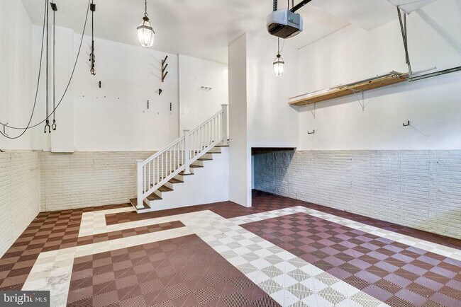 Building Photo - 6122 Bayliss Pl