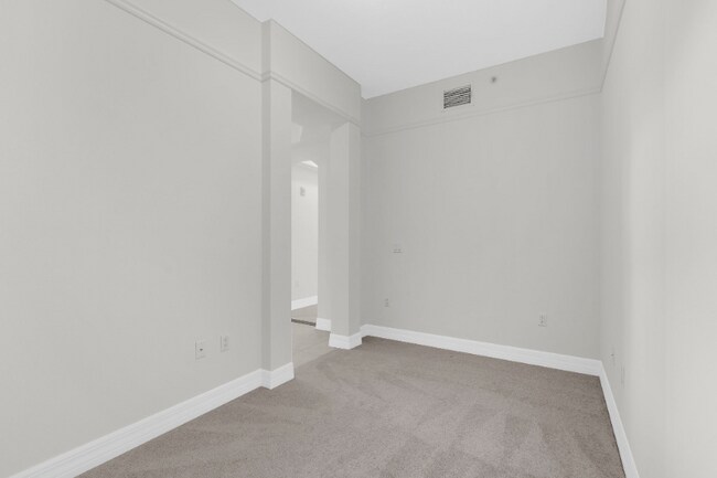 Building Photo - 1921 Monte Carlo Dr