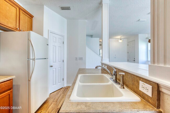 Building Photo - 637 Mount Olympus Blvd