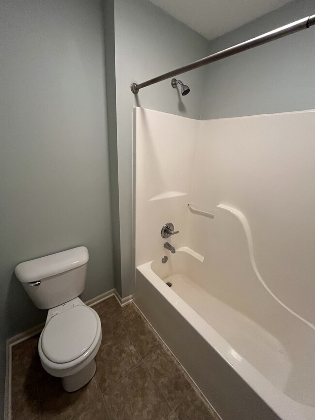 Building Photo - 1204 Dustins Way