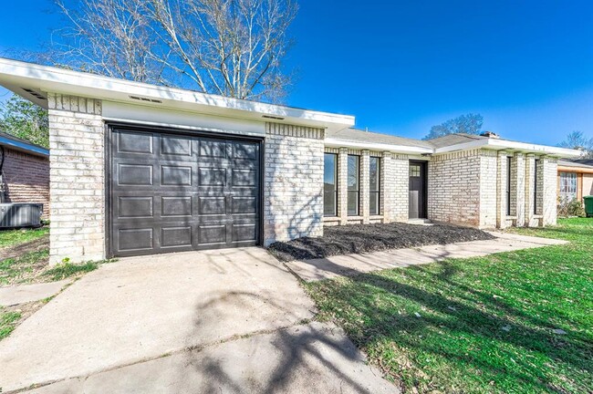 Building Photo - 15006 Wellman Ln