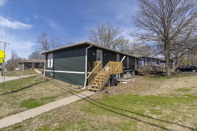 Building Photo - 202 Wheaton Ct