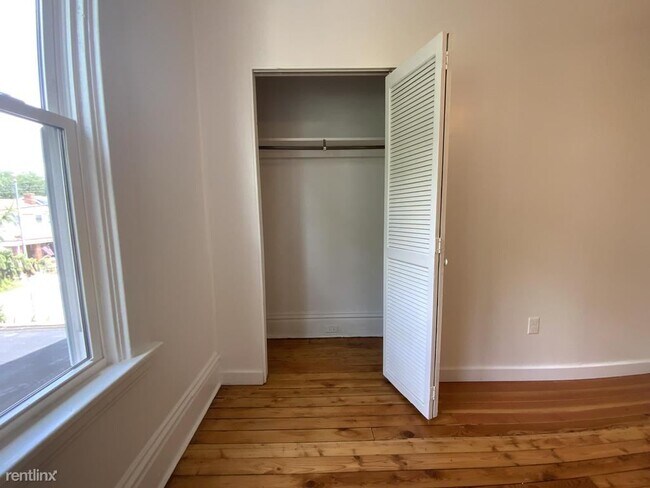 Building Photo - 6 br, 1.5 bath House - 144 Linnview Avenue
