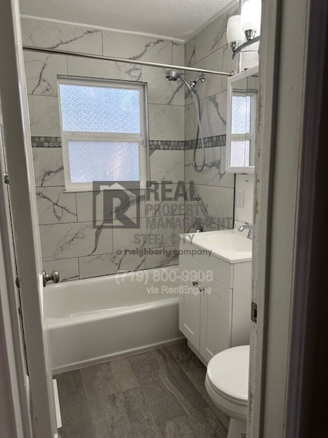 Building Photo - 2410 St Clair Ave.