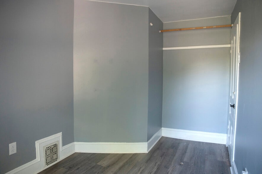 Building Photo - 1203 S Farwell St