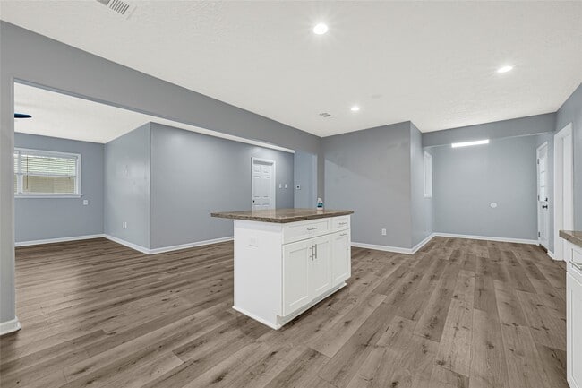 Building Photo - 2131 Counter Point Dr