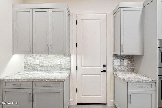 Building Photo - 1 Easy St