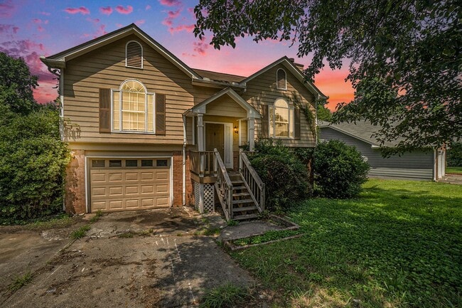 Building Photo - 3 bdrm, 2 bath in Decatur