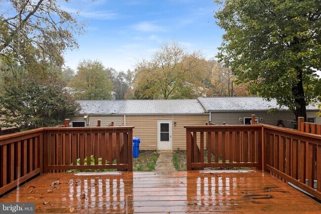 Building Photo - 3935 Wintergreen Pl