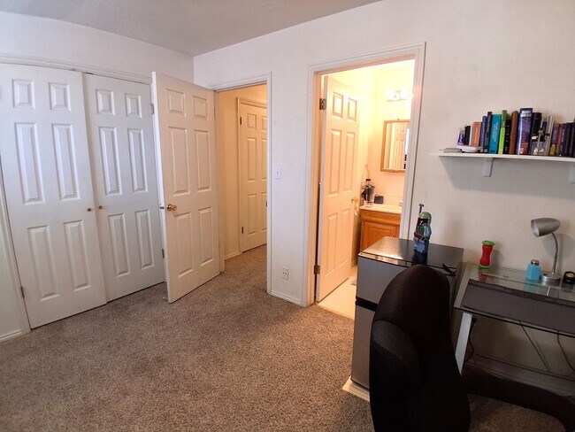 Building Photo - 361 N 700 E