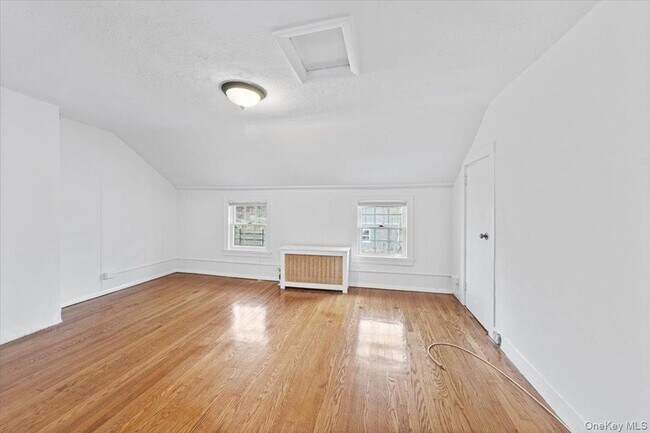 Building Photo - 9 N Dearman St