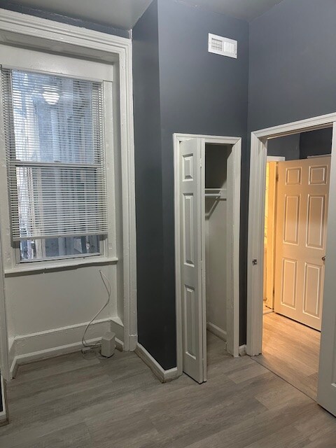 Building Photo - 1409 McCulloh St