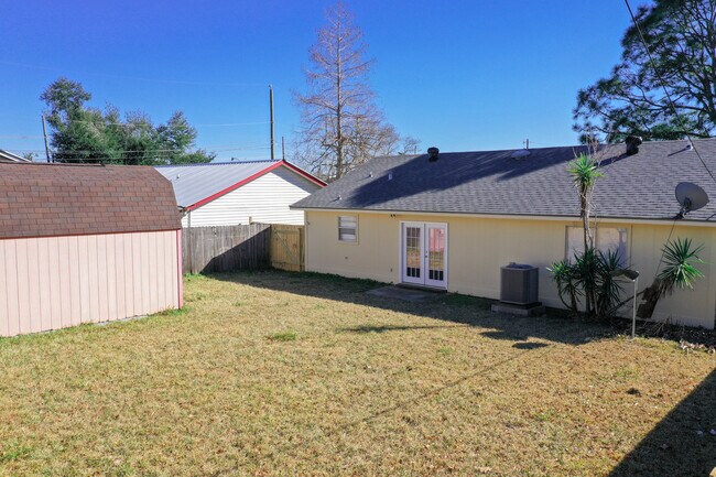 Building Photo - 1849 Cinclair Loop