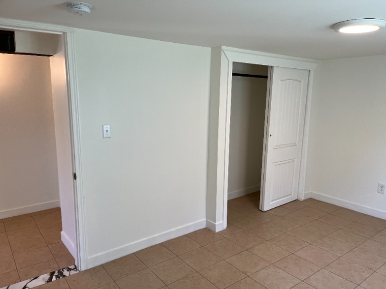 Building Photo - 1708 S Durango St