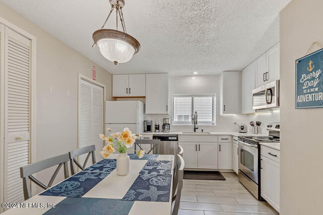 Building Photo - 2208 OCEAN S Dr