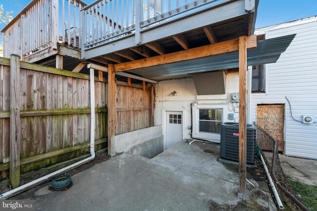Building Photo - 3339 Paine St