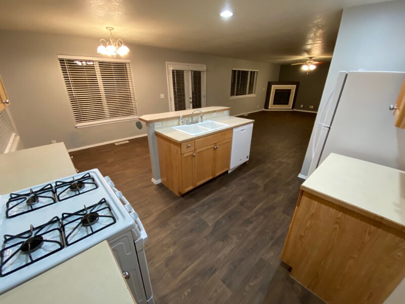 Building Photo - 1480 Del Rio