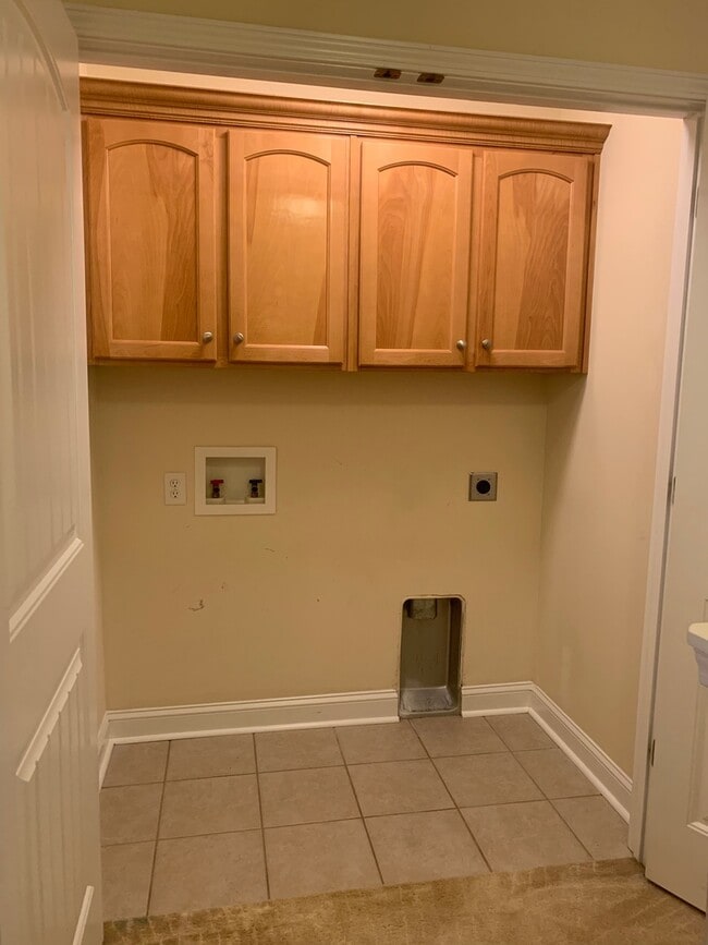 Building Photo - Beautiful Townhome for Rent