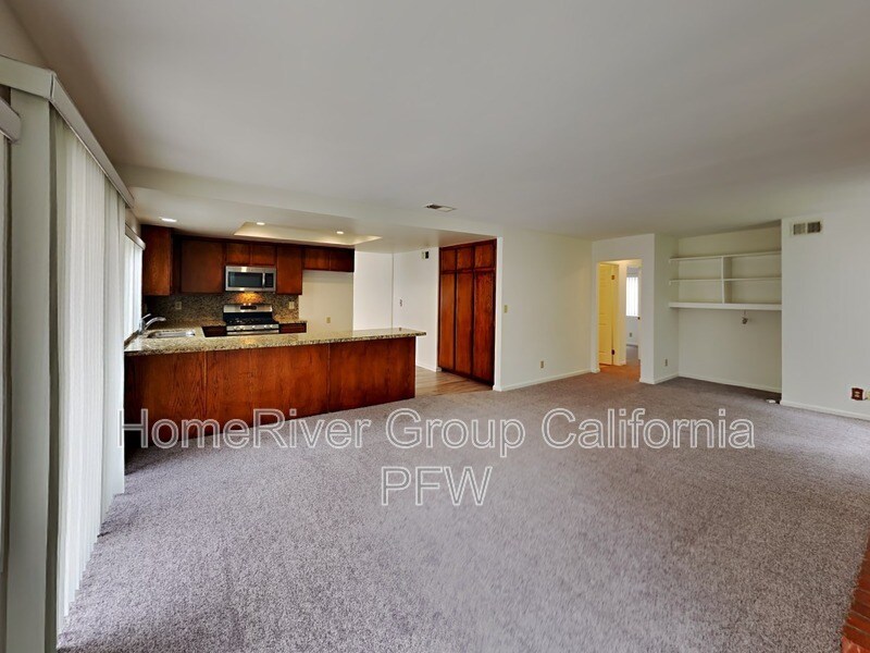 Building Photo - 3910 Coronado Cir