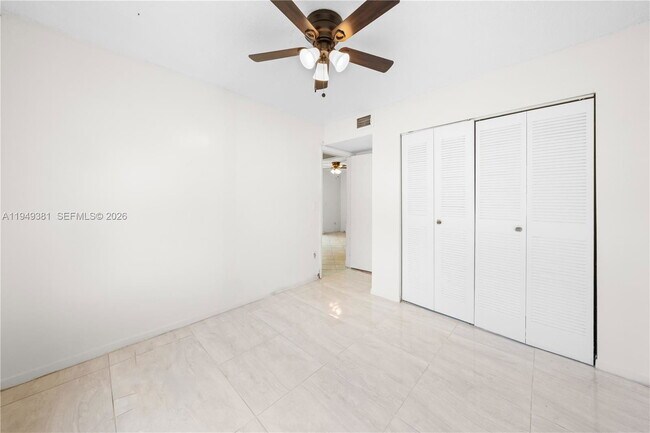 Building Photo - 20905 NE 8th Ct