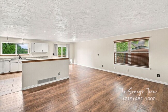 Building Photo - 3060 Maverick Dr