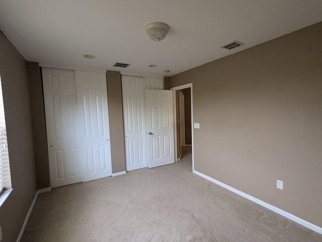Building Photo - 9015 Alexandra Cir