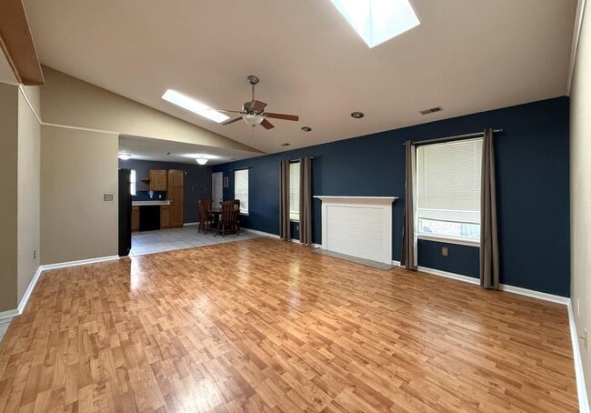 Building Photo - 5717 Stoneview Way