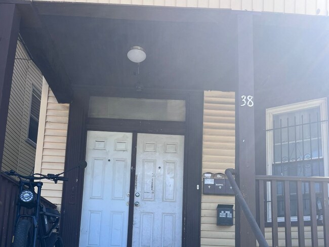 Building Photo - 38 Ellis Ave
