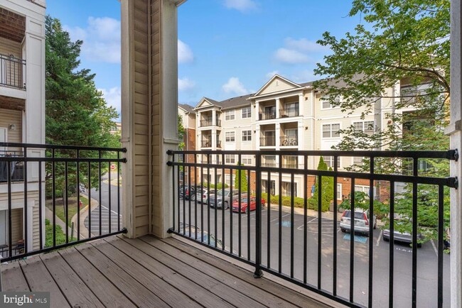 Building Photo - 12949 Centre Park Cir