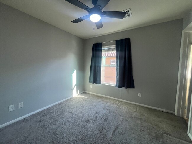 Building Photo - 3 Bed / 2.5 Bath Condo-Townhome in Otay Ranch
