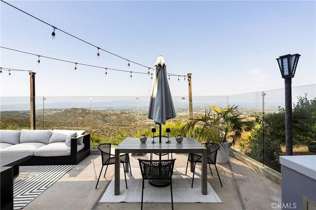 Building Photo - 3230 Tyrol Dr