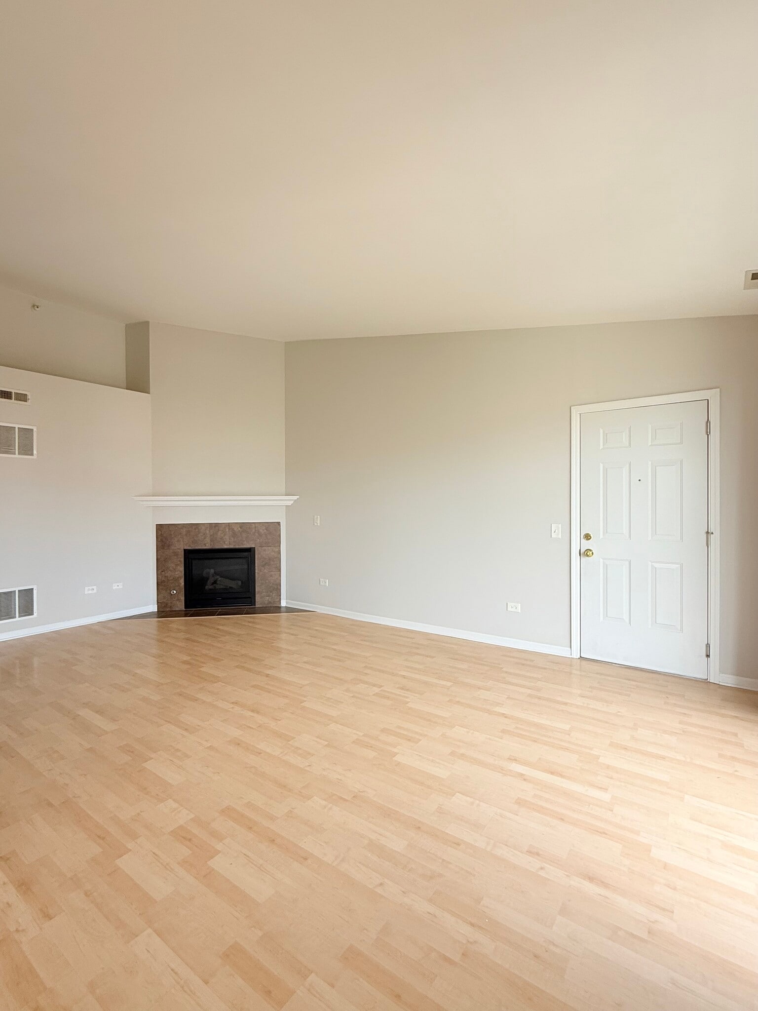 Building Photo - 16631 Liberty Cir