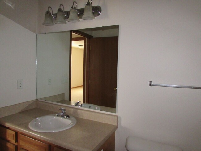 Building Photo - 7616-MF2-E4