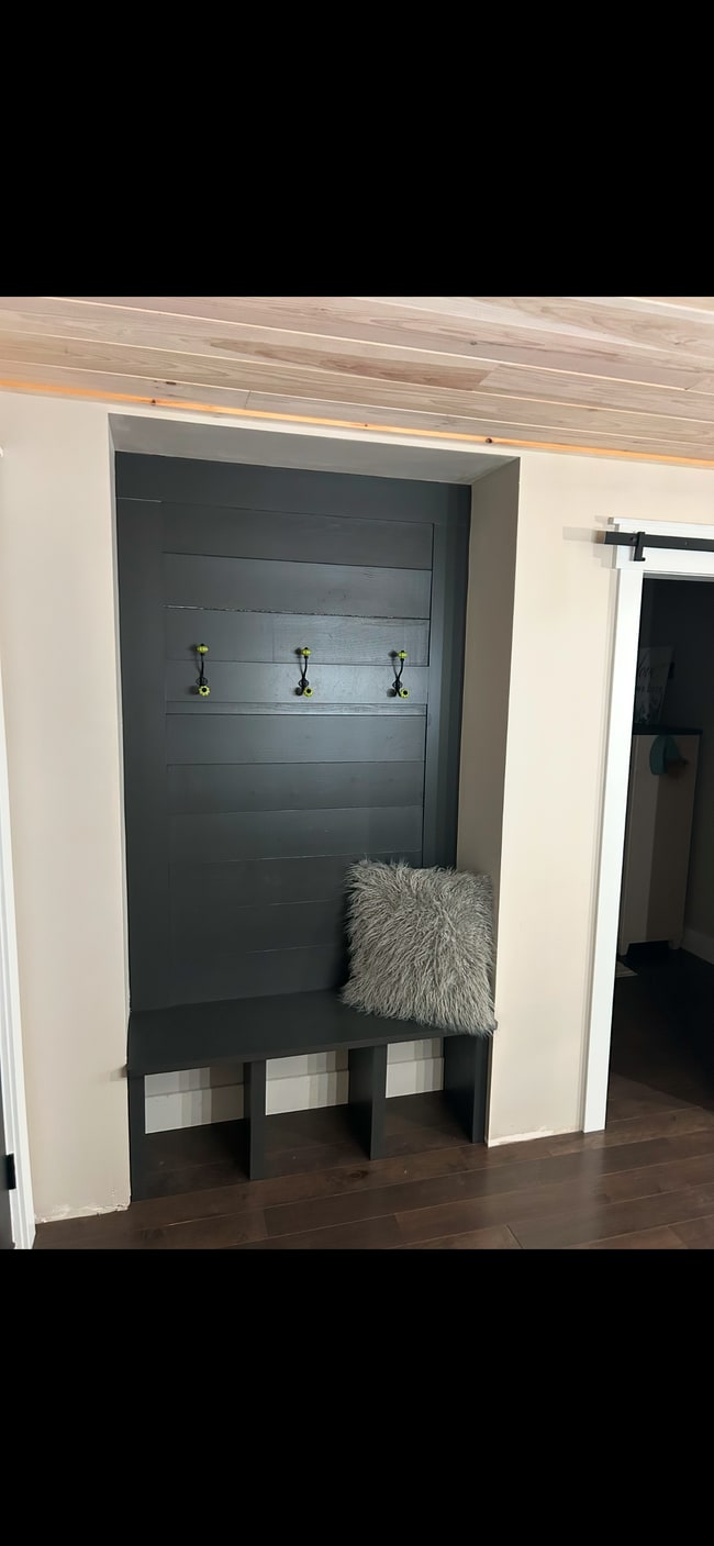 lockers for coats - 8481 Blackman Rd